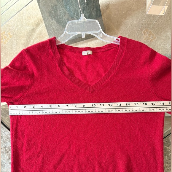 Classic Halogen Red 100% Cashmere V-Neck Sweater - Picture 6 of 7